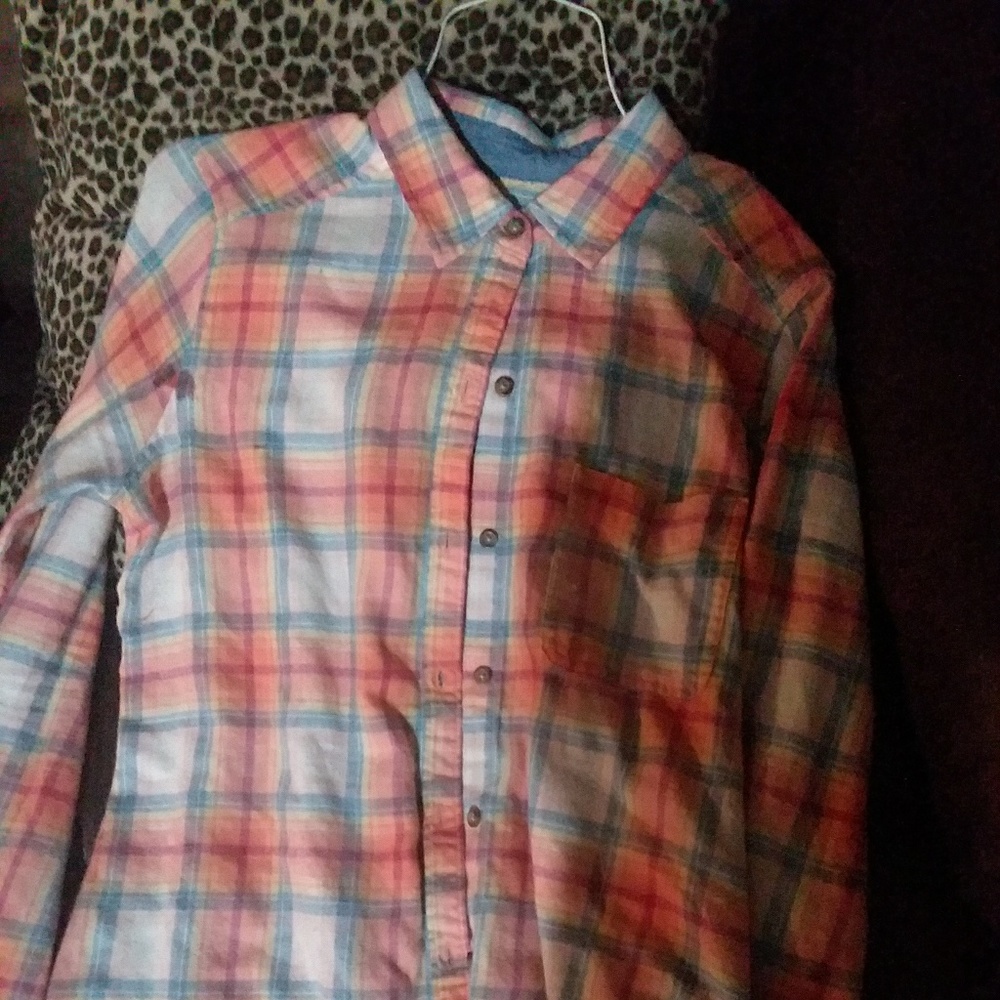 Hollister shirt size xs never worn to small for me